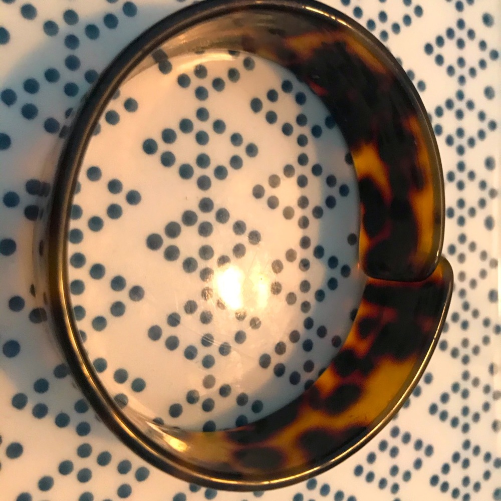 Beautiful pure natural Carey bracelet.